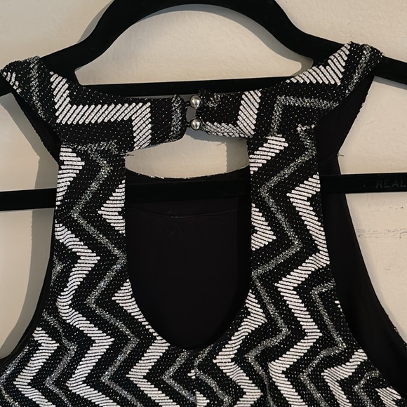 Candie's Black and White Zigzag Dress - Picture 6 of 11